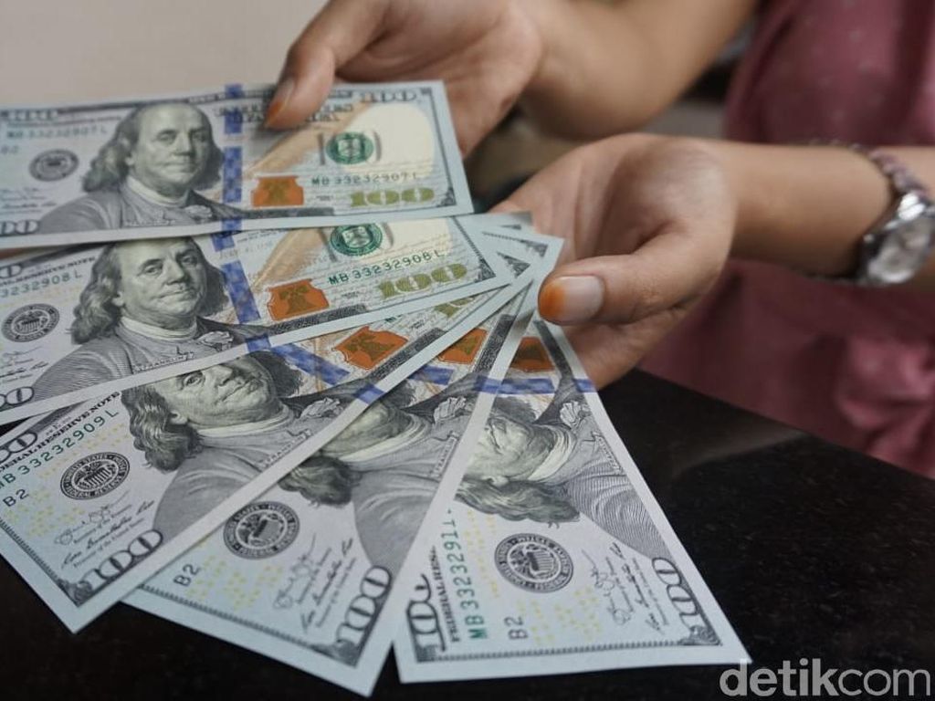 Demo Masih Hantui RI, Dolar AS Menguat ke Rp 14.138